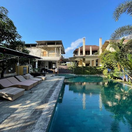 Tri Putri Homestay Kuta  Eksteriør billede