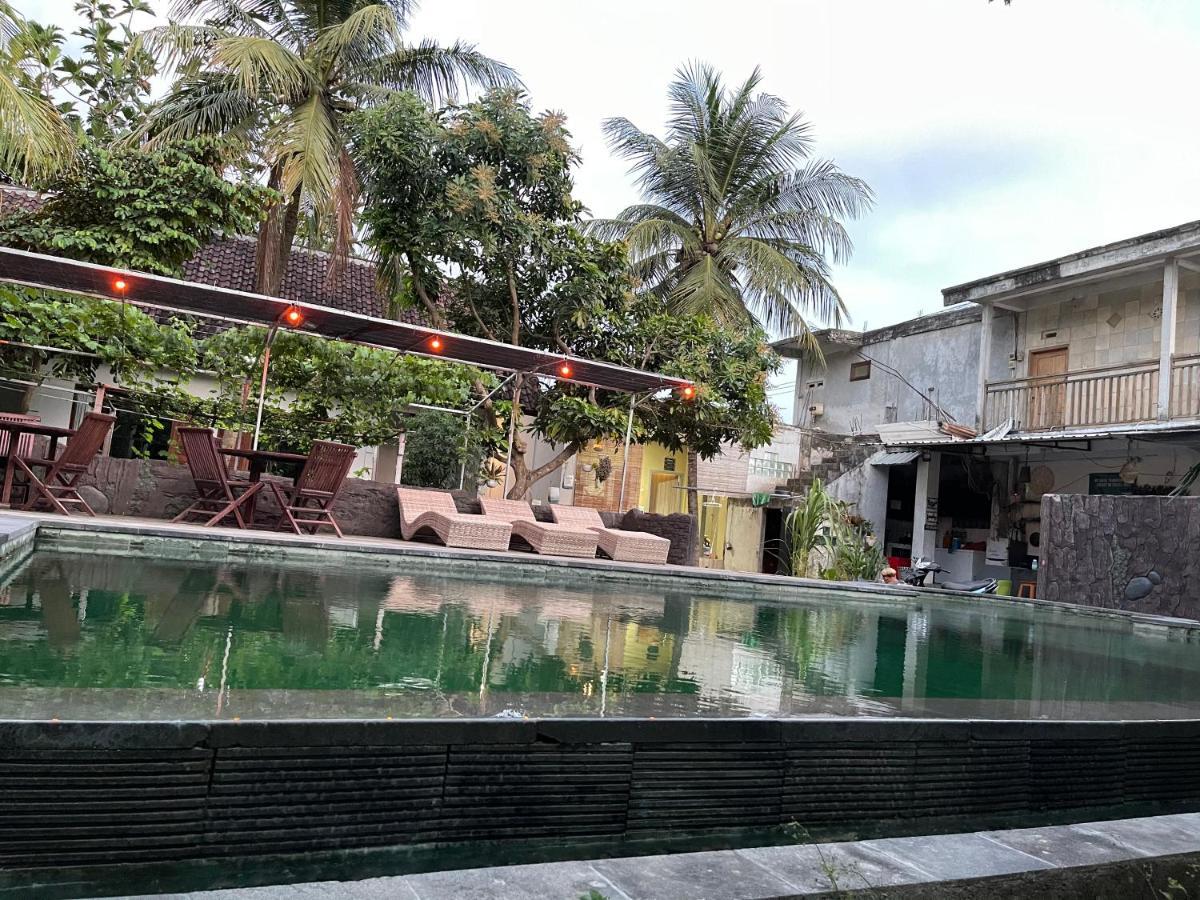 Tri Putri Homestay Kuta  Eksteriør billede