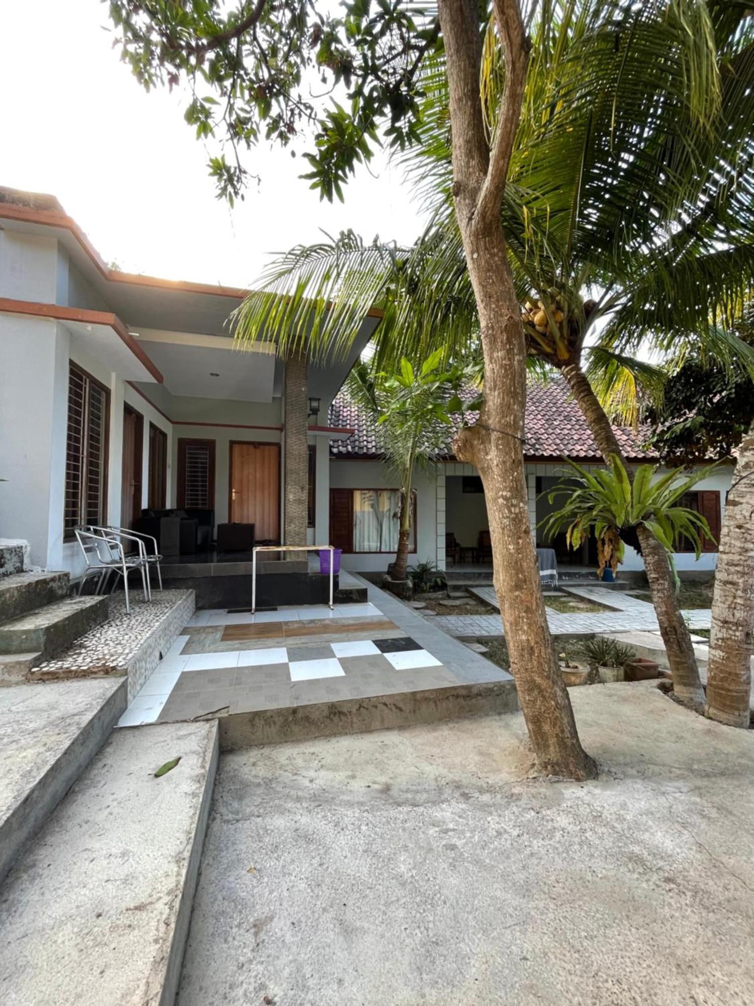 Tri Putri Homestay Kuta  Eksteriør billede