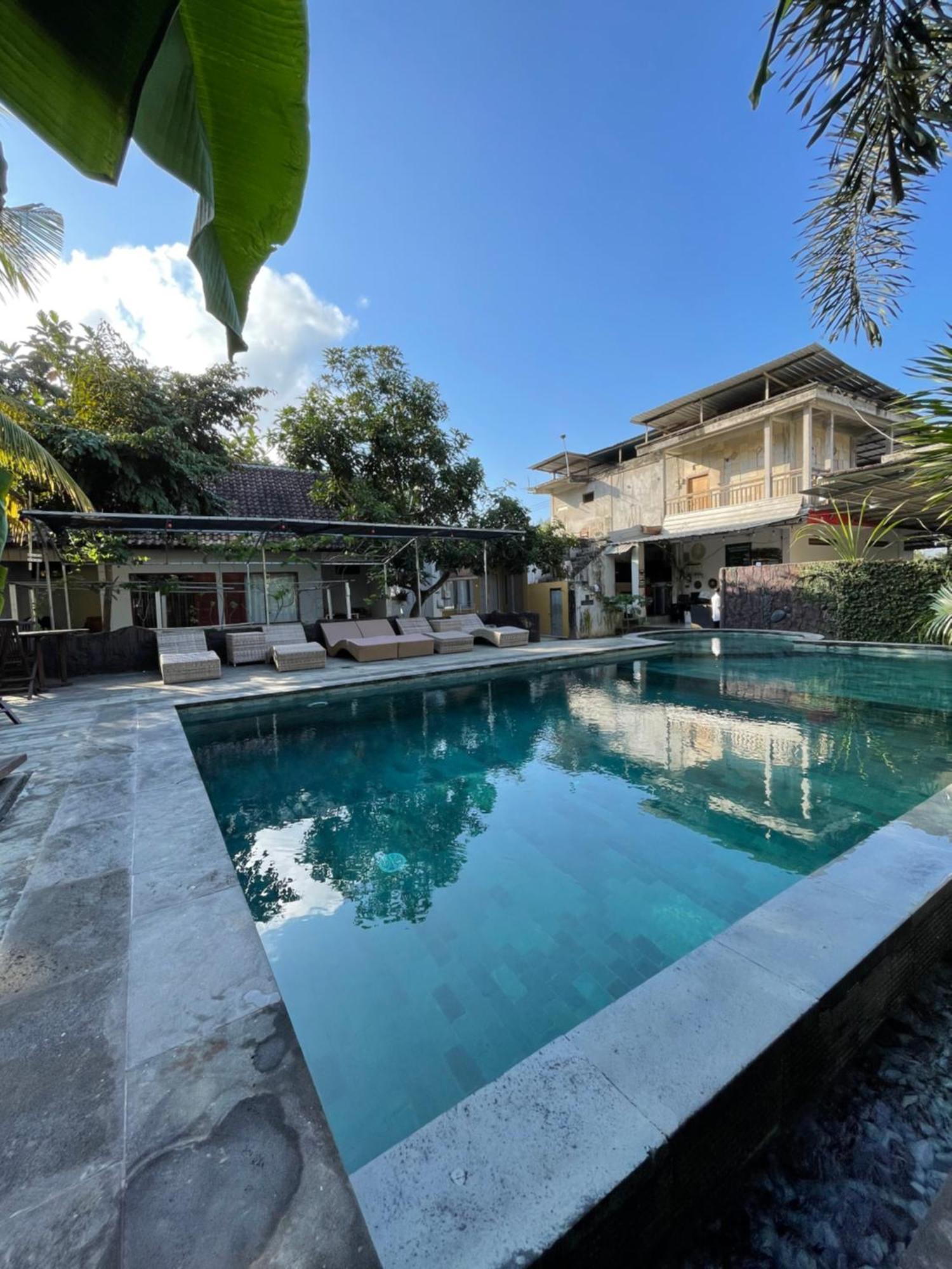 Tri Putri Homestay Kuta  Eksteriør billede