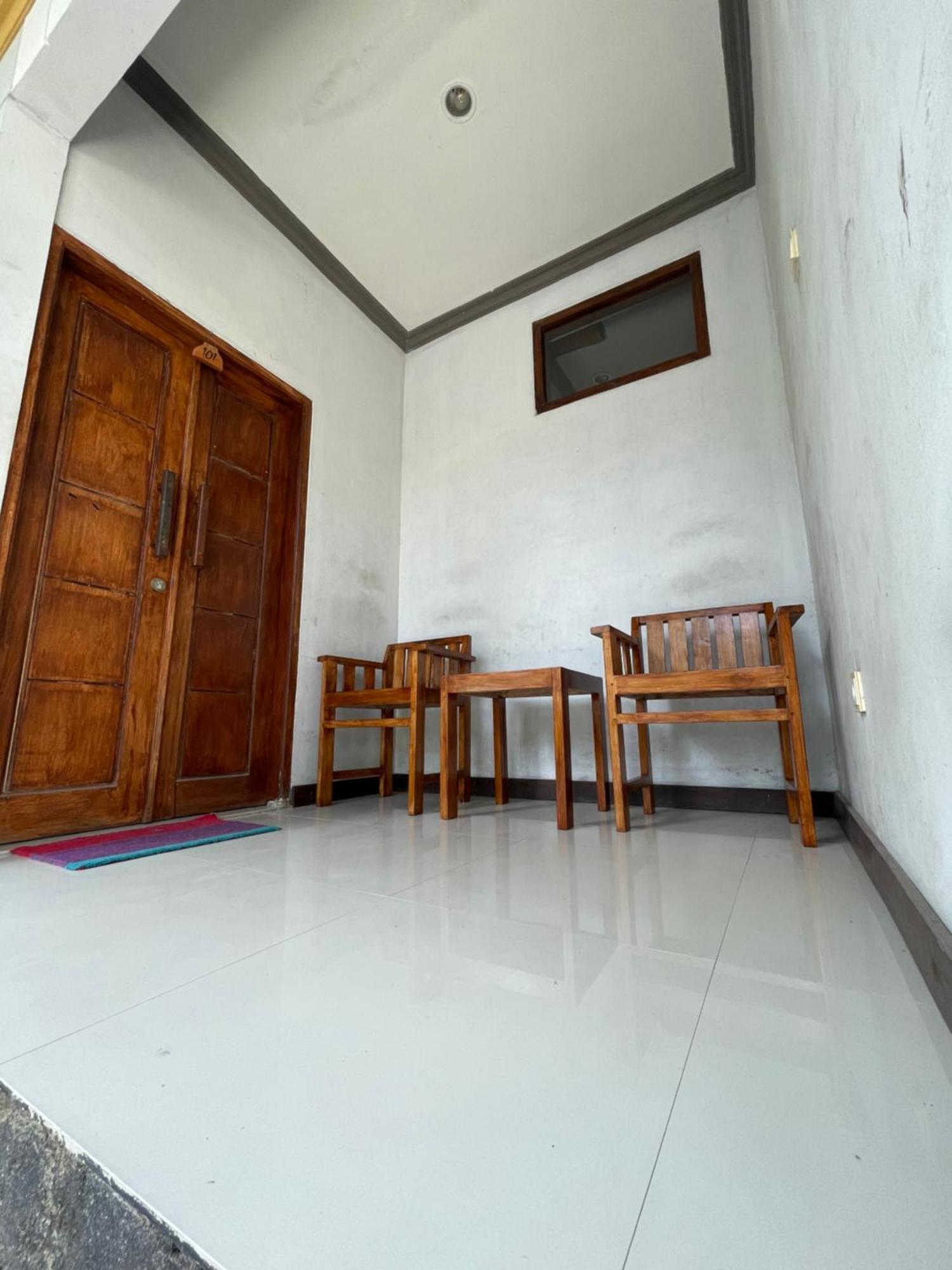 Tri Putri Homestay Kuta  Eksteriør billede