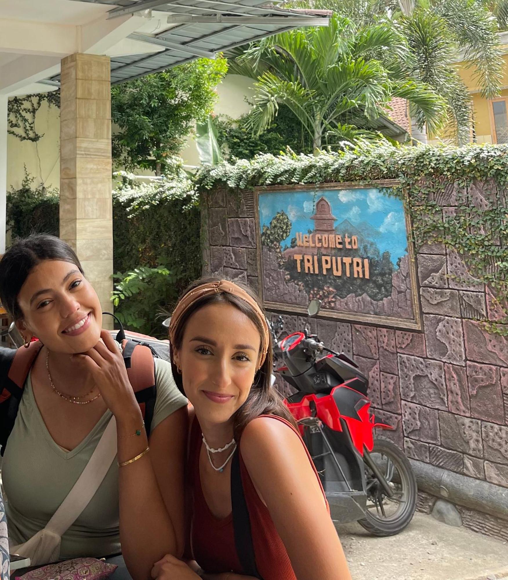 Tri Putri Homestay Kuta  Eksteriør billede