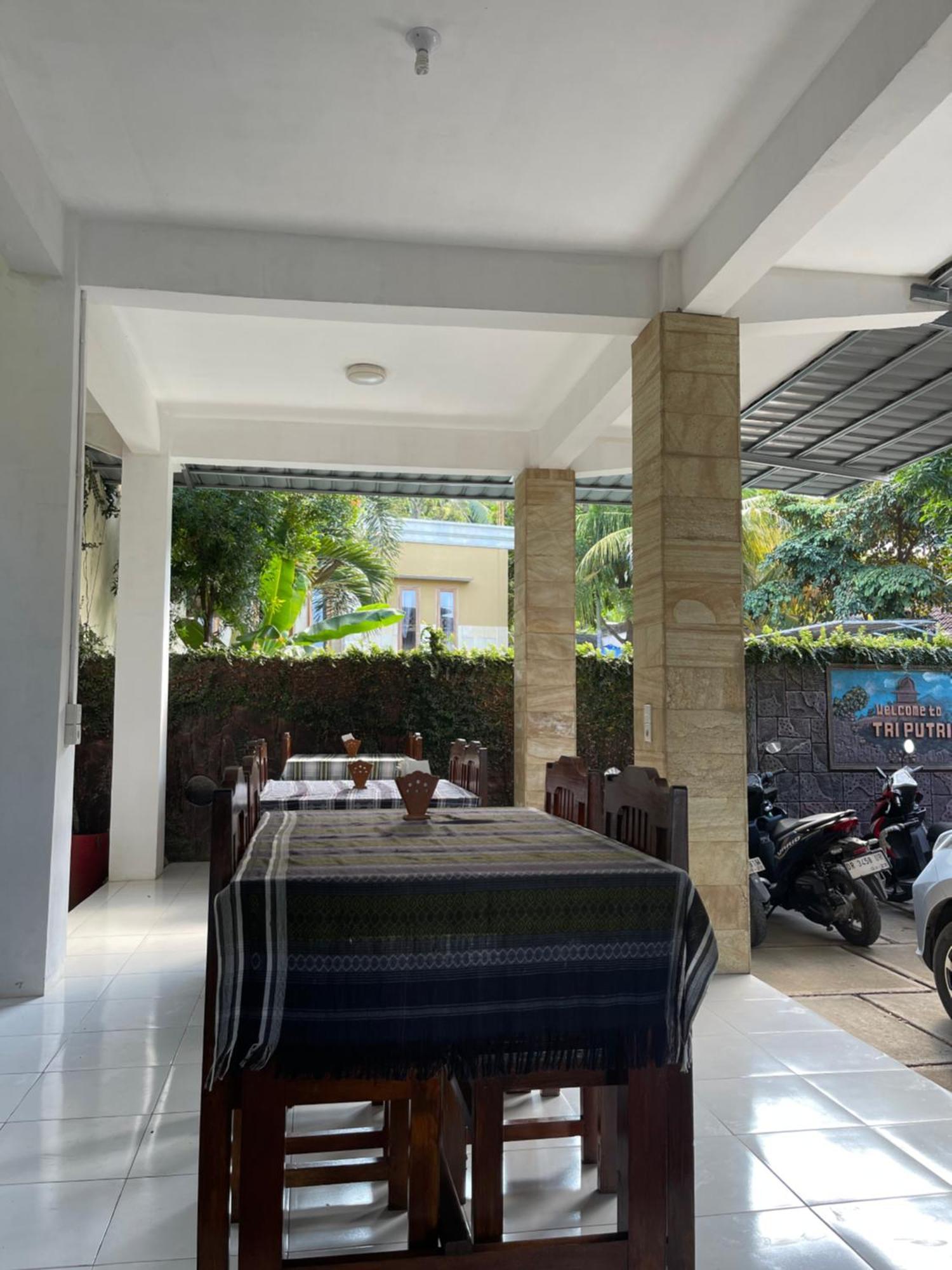 Tri Putri Homestay Kuta  Eksteriør billede