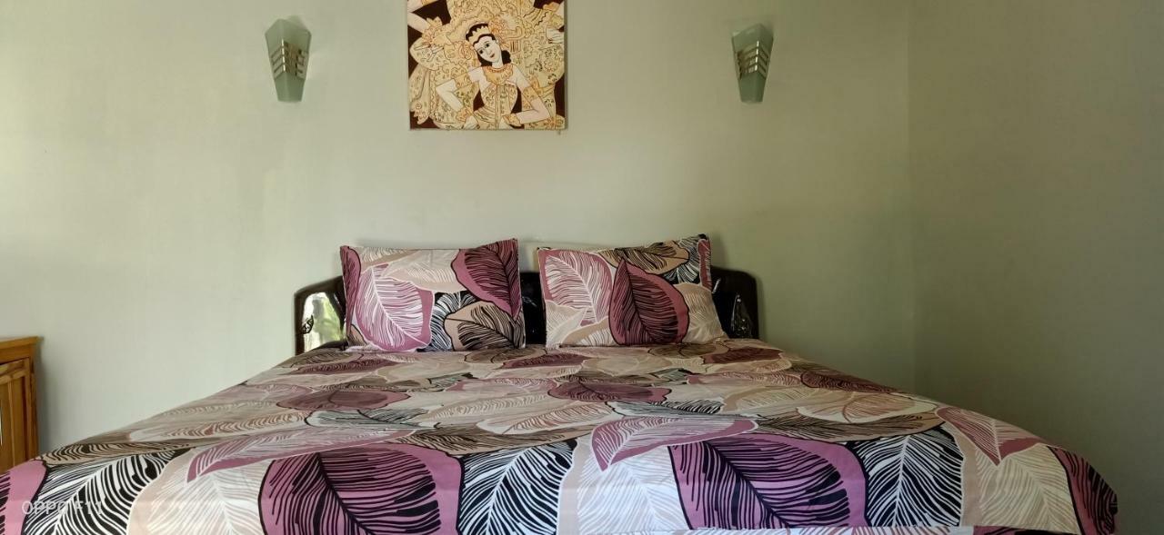 Tri Putri Homestay Kuta  Eksteriør billede